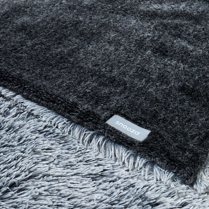 Snooza Calming Chinchilla Dog Blanket Silver Grey