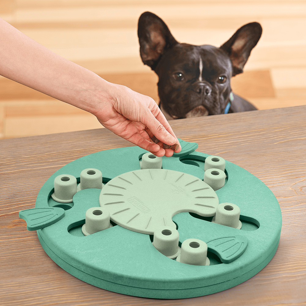 Dog Worker Puzzle Green